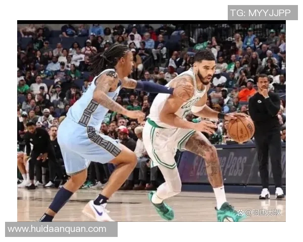 2015年11月勇士与灰熊激战回顾球场上的策略与精彩瞬间分析