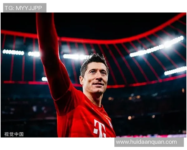 莱万在欧冠赛场表现惊艳10场打入12球领跑射手榜稳居金靴热门 莱万在欧冠赛场表现惊艳10场打入12球领跑射手榜稳居金靴热门